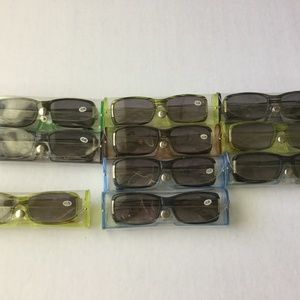 NEW WOMAN’S READING GLASSES BUNDLE 43 PAIRS
